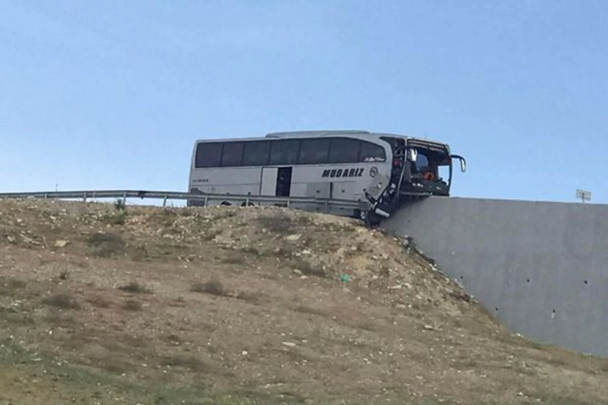 Məktəblilərin qəzaya düşdüyü avtobusun sürücüsü: “Özüm daşa vurdum” - VİDEO